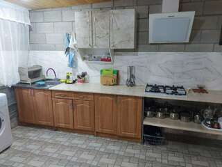 Гостиница Гостевой дом Виктория Судак Улучшенный трехместный номер-15