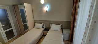 Гостиница Гостевой дом Виктория Судак Улучшенный номер с кроватью размера «king-size» или 2 отдельными кроватями-8